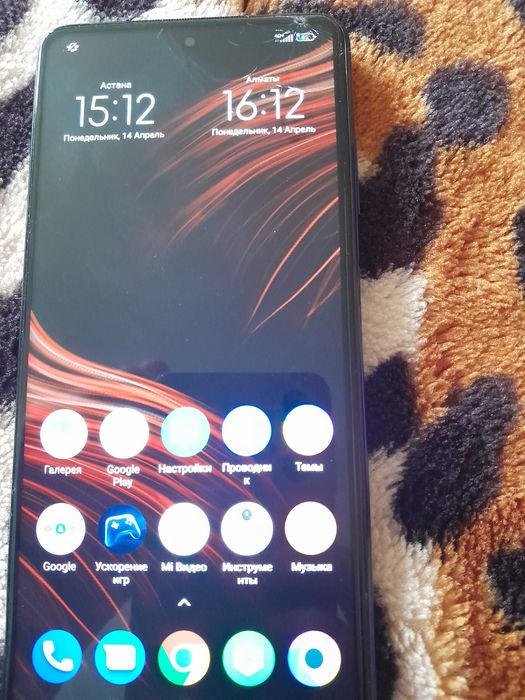 Продам телефон новый