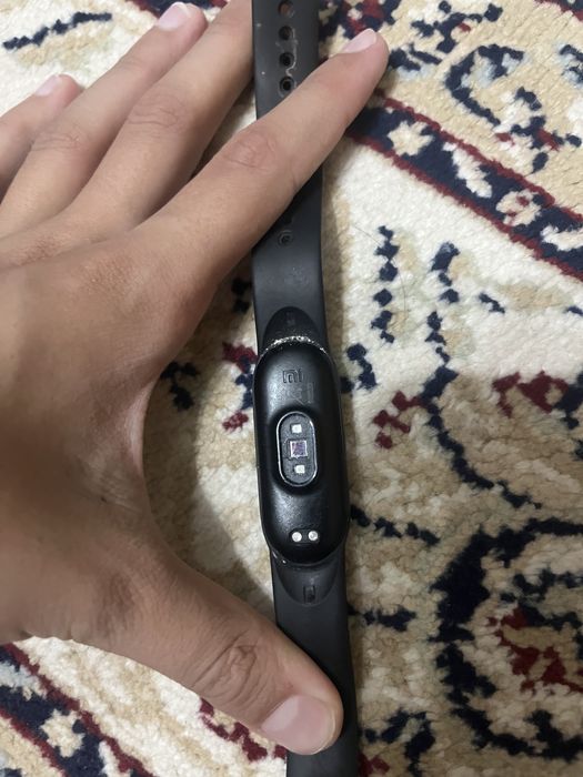 Часы мибент работает