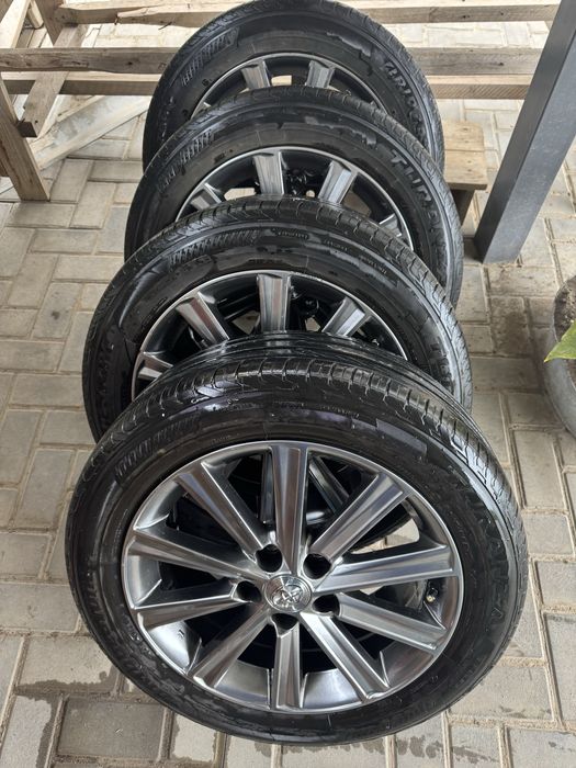 Продам комплект дисков на Toyota Camry