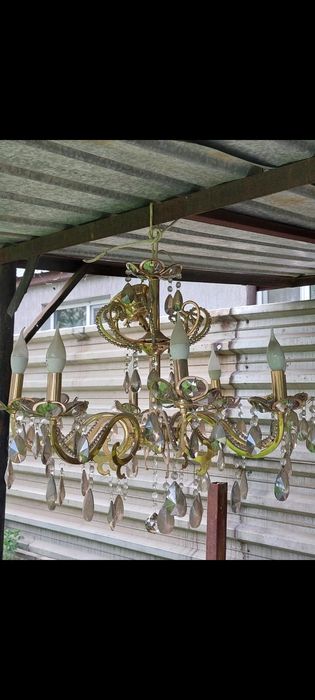 Продам срочно Люстру