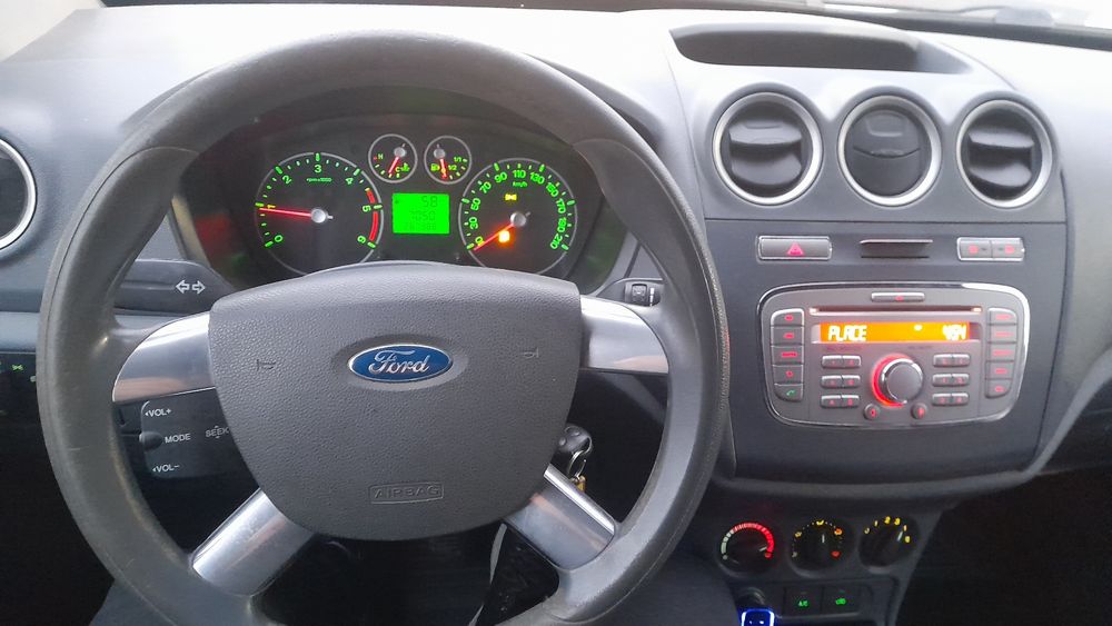Ford connect  model 2012.