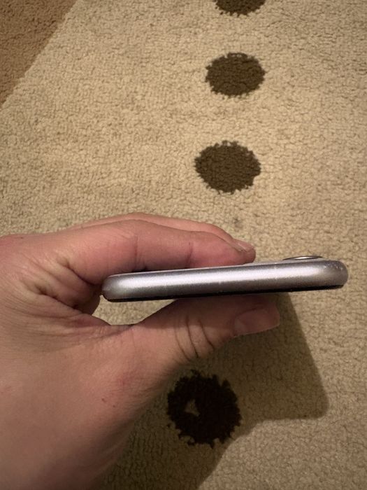 заблокированный айфон 11