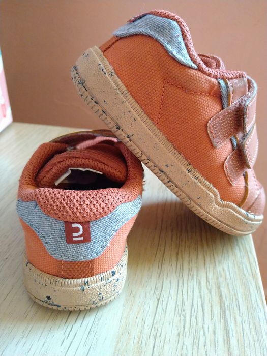 Бебешки обувки  размер 20  Декатлон