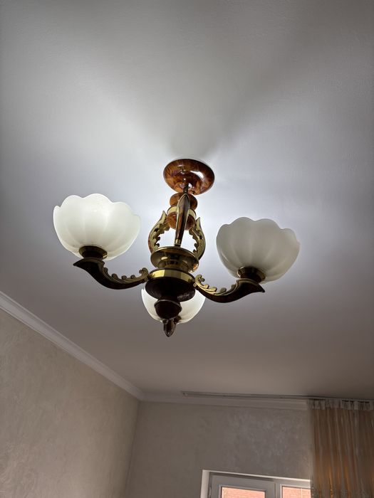 Продам люстру в хорошем состоянии