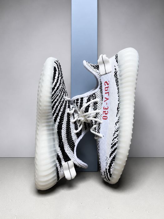 Yeezy 350 zebraa