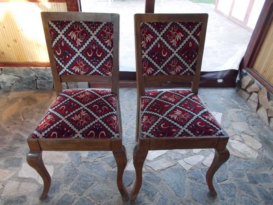 Scaune din  lemn masiv