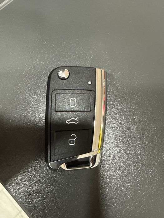 Cheie chei auto/Chei Bmw/Audi/ Key chei cu cip,telecomenzi auto.