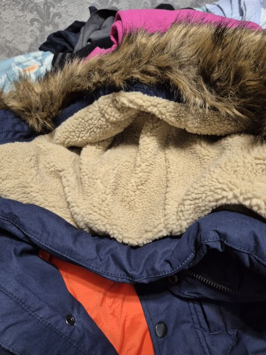 Продам куртку унисекс GAP