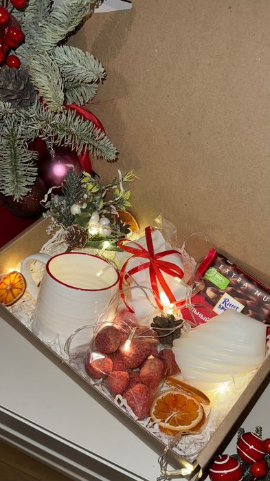 Новогодний подарочный бокс