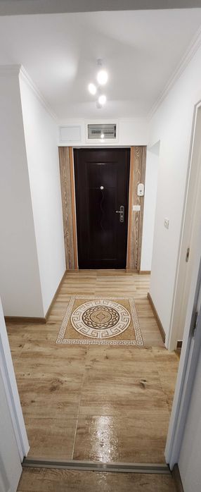 Ofer spre închiriere apartament cu 2 camere