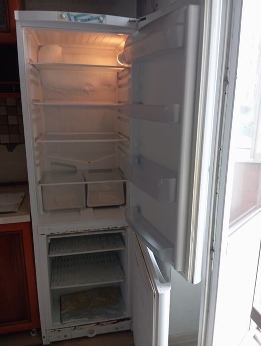 Продам холодильник