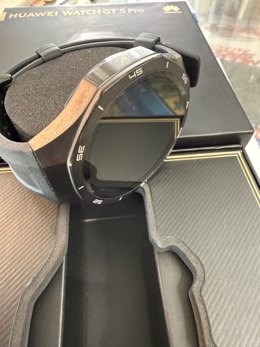 Huawei gt5 pro 46mm black Перфектен!