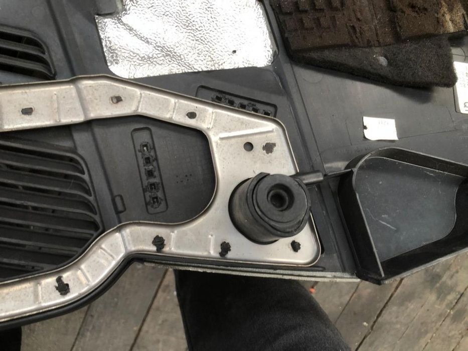 Capac motor Mercedes E-Class C207 a6420104267 350 cdi 642836