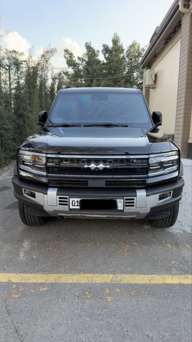 Продам BYD leopard 5 в идеальном состоянии форма оплата любая.