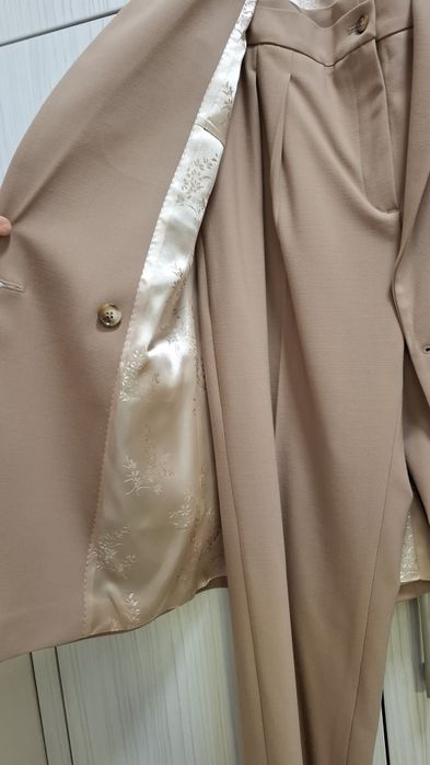 Дизайнерски костюм по модел на Verychi