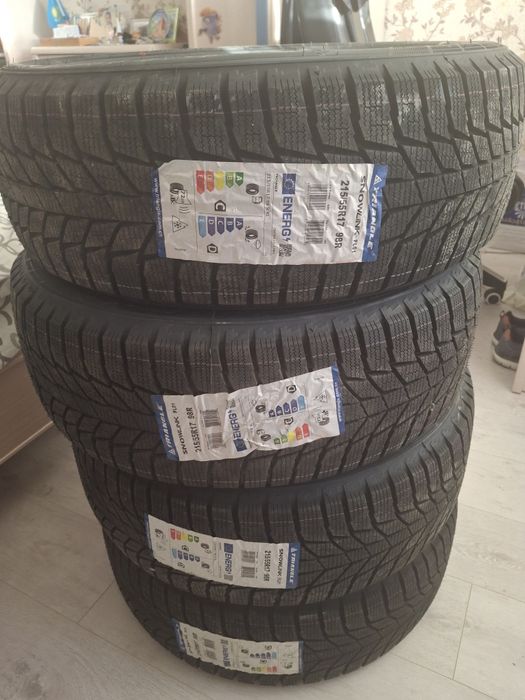 Продам шины зима 215/55/17