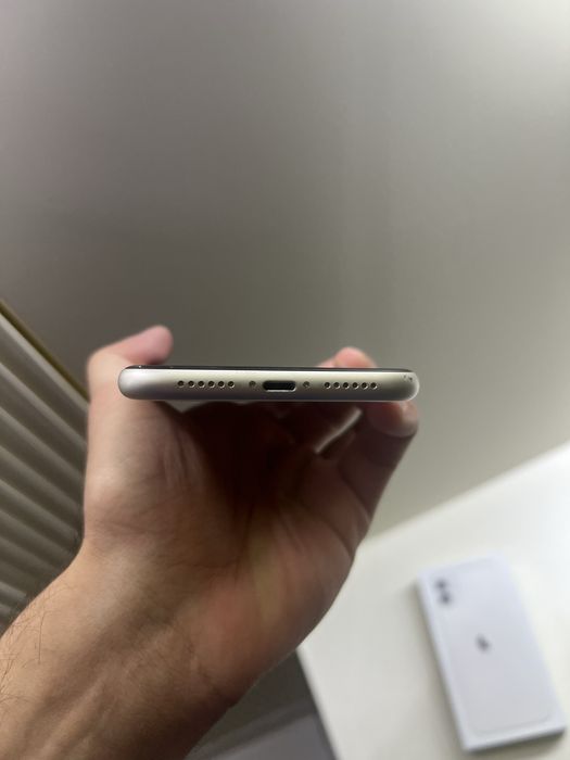 Продам IPhone 11 128gb не вскрывался