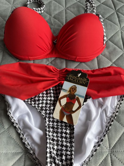 Дамски бански, чисто нов.И много добро качесво.