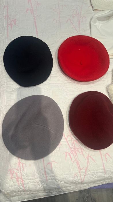 Шапки разные женские