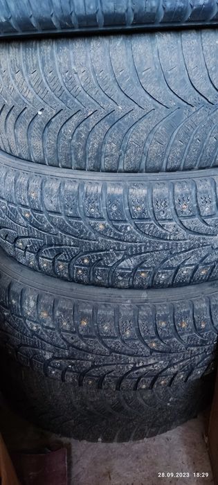 Зимние шины 185/65R15