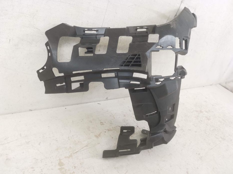 Мерцедес-Бенц C-Class / Mercedes-Benz C-Class W206 [Holder Front Bar L