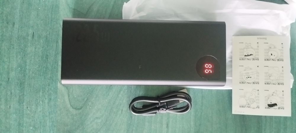 Baterie externă Baseus Adamant Metal 22.5W
