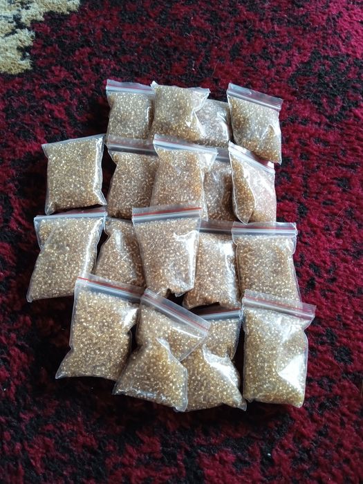 Продам пайетки и бисеры