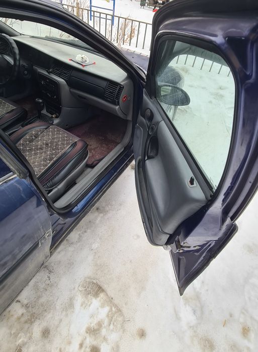 опель вектра б. 1,8 Автомат