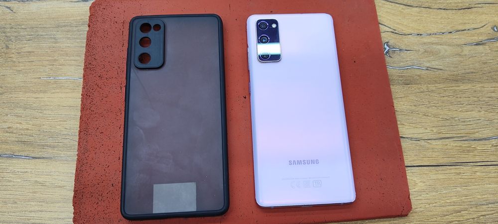 Samsung galaxy s20se. 6/128 орегинал. Ветнам...