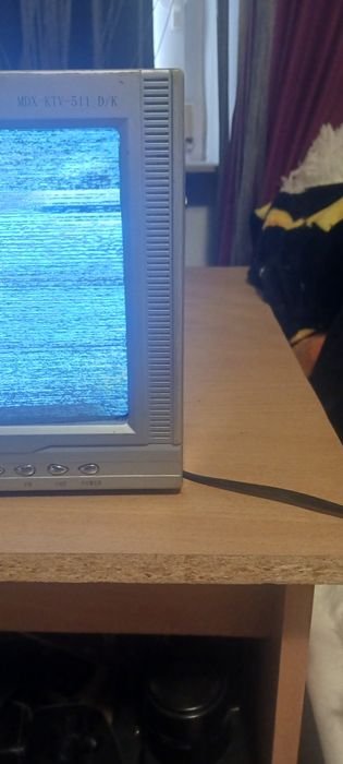 Vind 3 televizoare auto pt colectionari