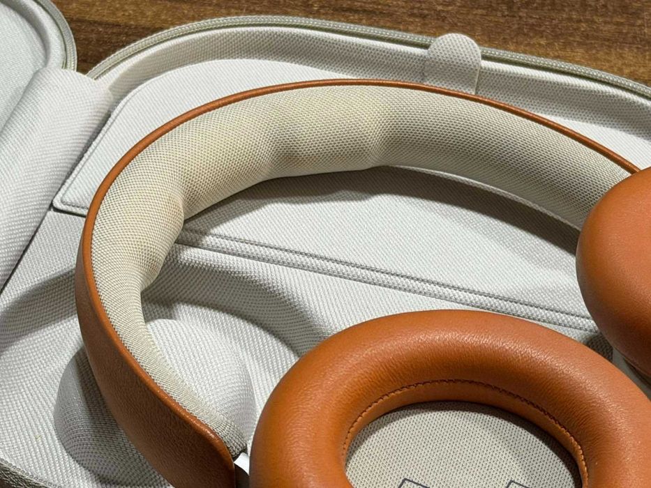 Блутут слушалки Bang & Olufsen Beoplay HX (Timber)