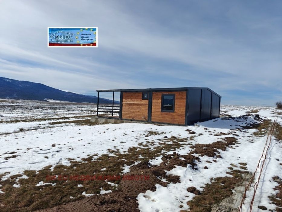 Къща в с. Рельово 68 m² и двор 4000 м²