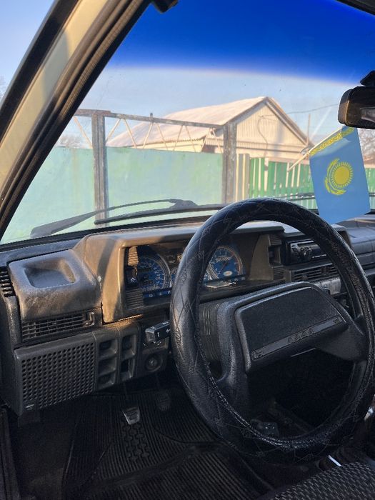 автомобиль лада ваз 21093