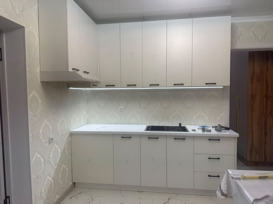 Кухонные гарнитуры, шкафы, шифонеры