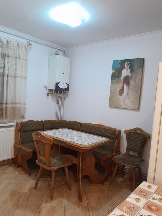 Dau în chirie apartament cu 2 camere în Tg Mureș,  Calea Sighișoarei.