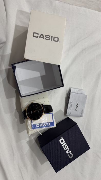 Продаю часы наручные  Casio кварцевые