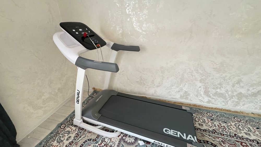 Беговая дорожк от GENAU airflex A8