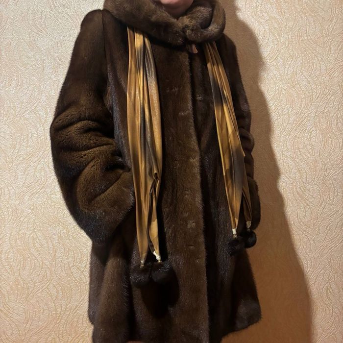 Продам шубу норковую