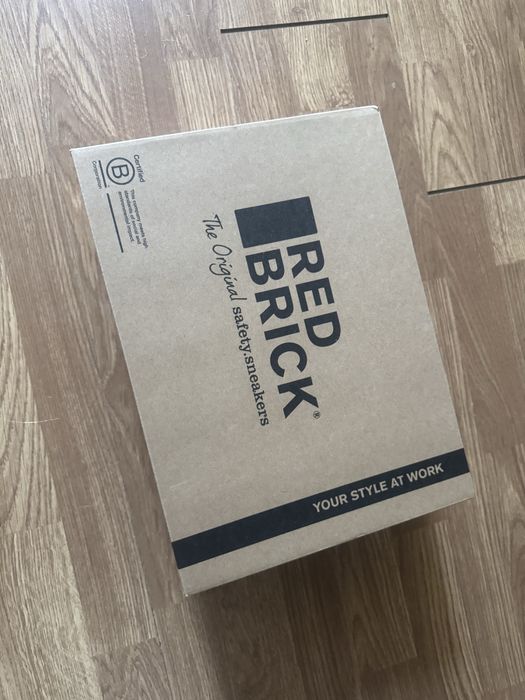 Обувки Red Brick