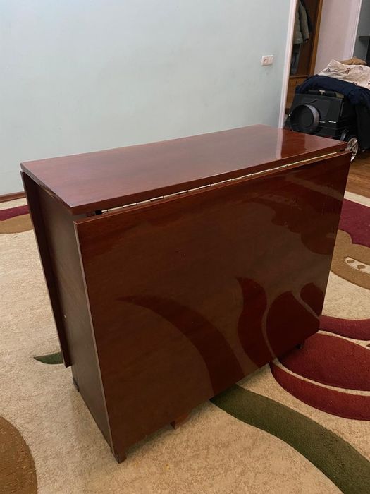 Продаётся раскладной стол