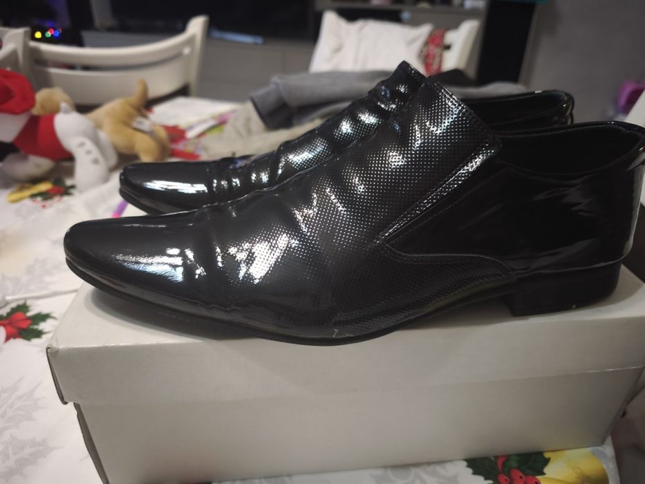 Официални обувки