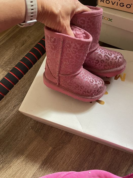 Ugg детские оригинальные на девочку