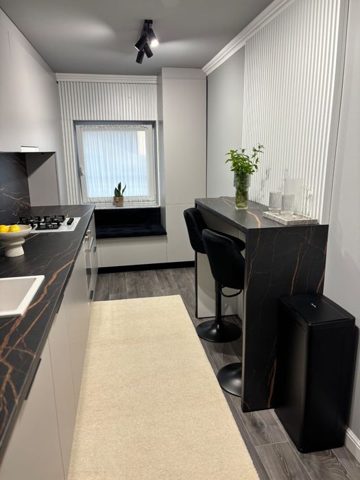 TOP Apartament 3 camere- predat la cheie , Centru