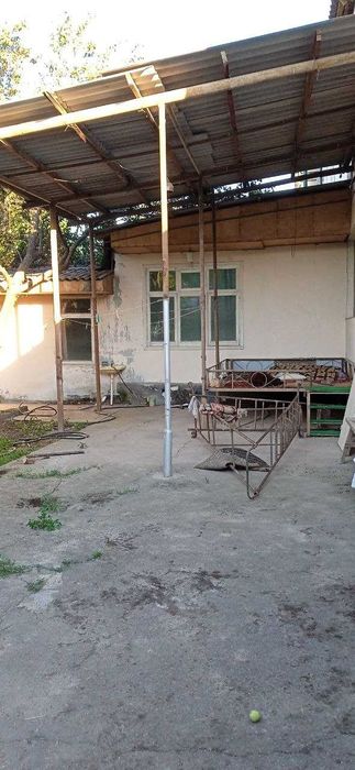 Продается двухэтажный коттедж, 6 соток,  из 8 комнат, с гаражом