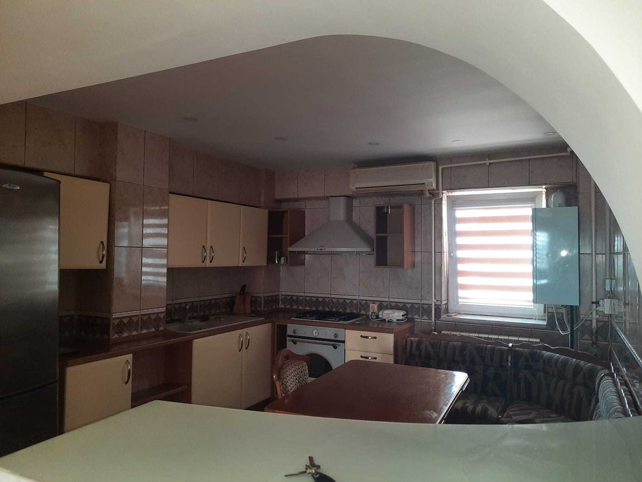 Inchiriez apartament  3 camera in zona parc Mihai Viteazu