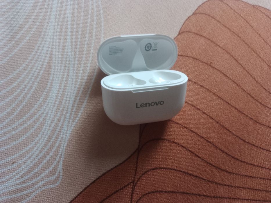 Căștii Lenovo ne folosite citiți descrierea pentru mai multe detalii