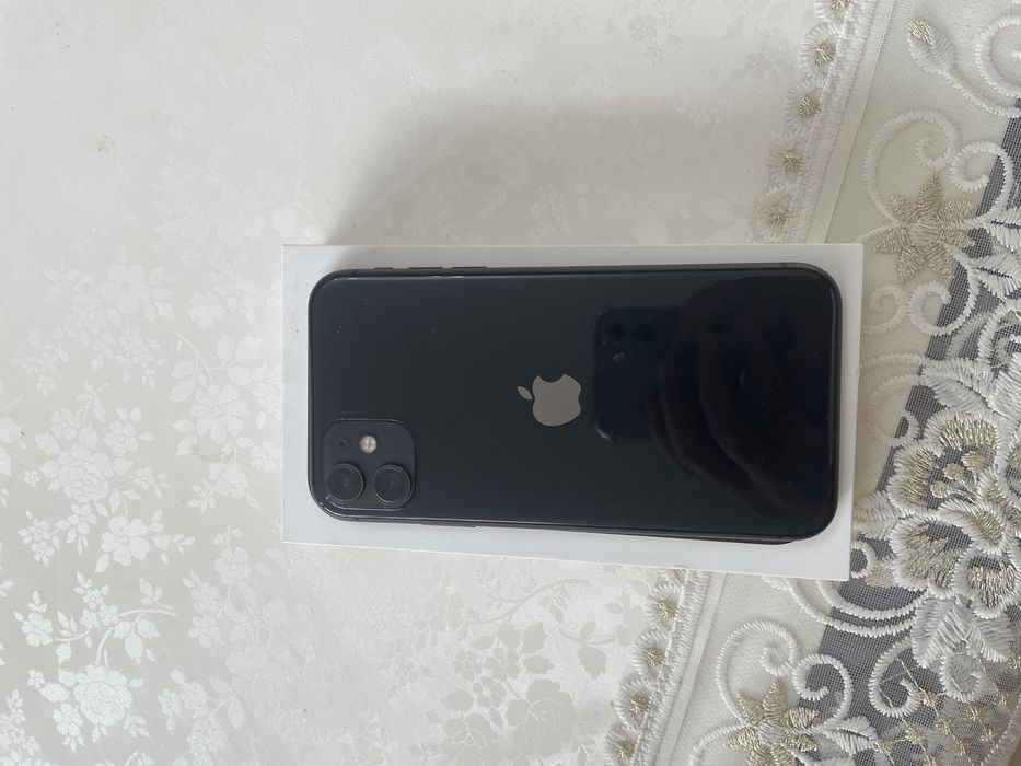iPhone 11 в идеальном состоянии