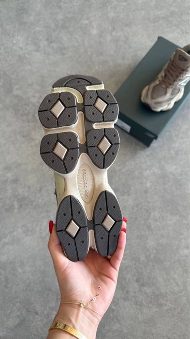 New Balance 9060 - Mushroom Brown