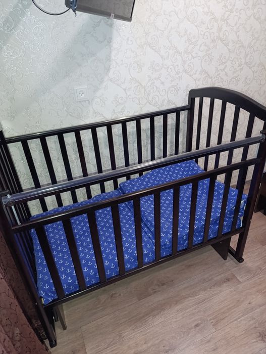Продам детскую кроватку