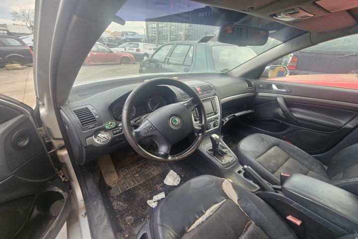 Capota motor Skoda Octavia 2004 2.0 TDI MT (140 hp)